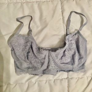 Unlined lilac bra (Hollister)